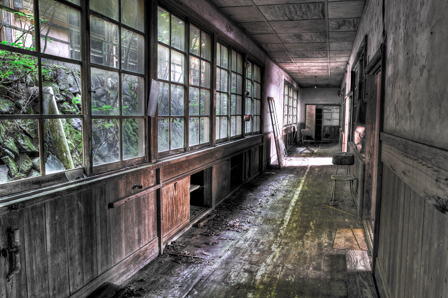 Ogawasara School - Corridor III